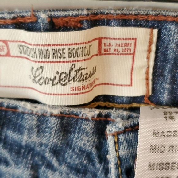 Signature Levi-Strauss size 12 mid rise boot cut made in Jordan - Picture 3 of 6